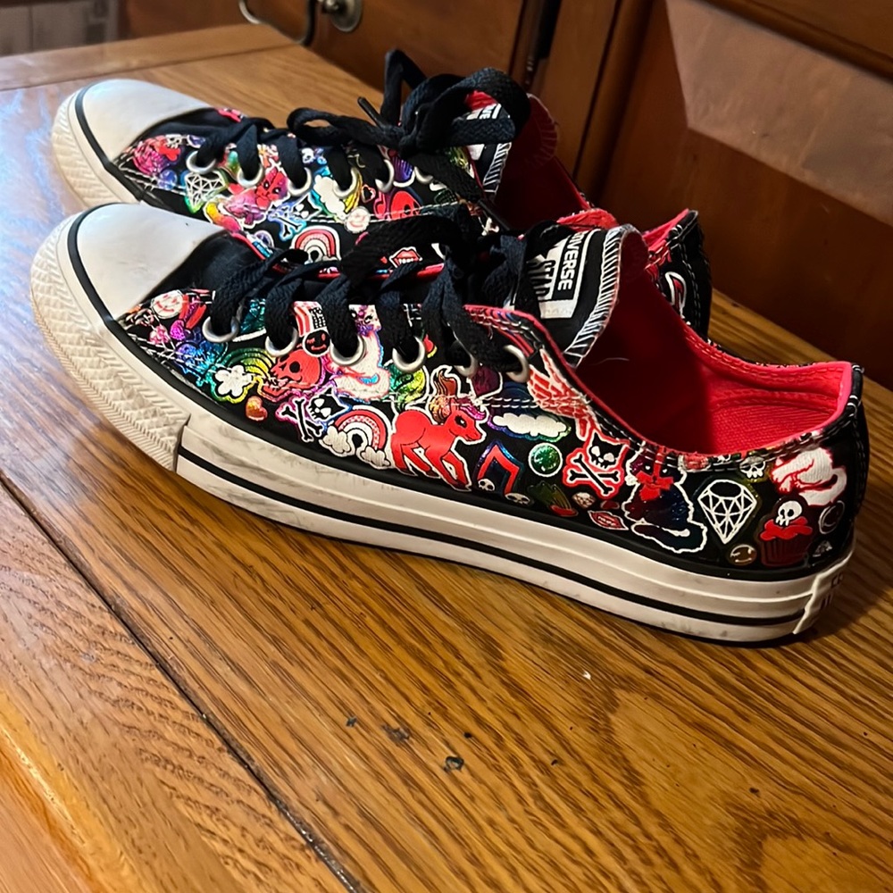 Converse Chuck Taylor women’s size 9